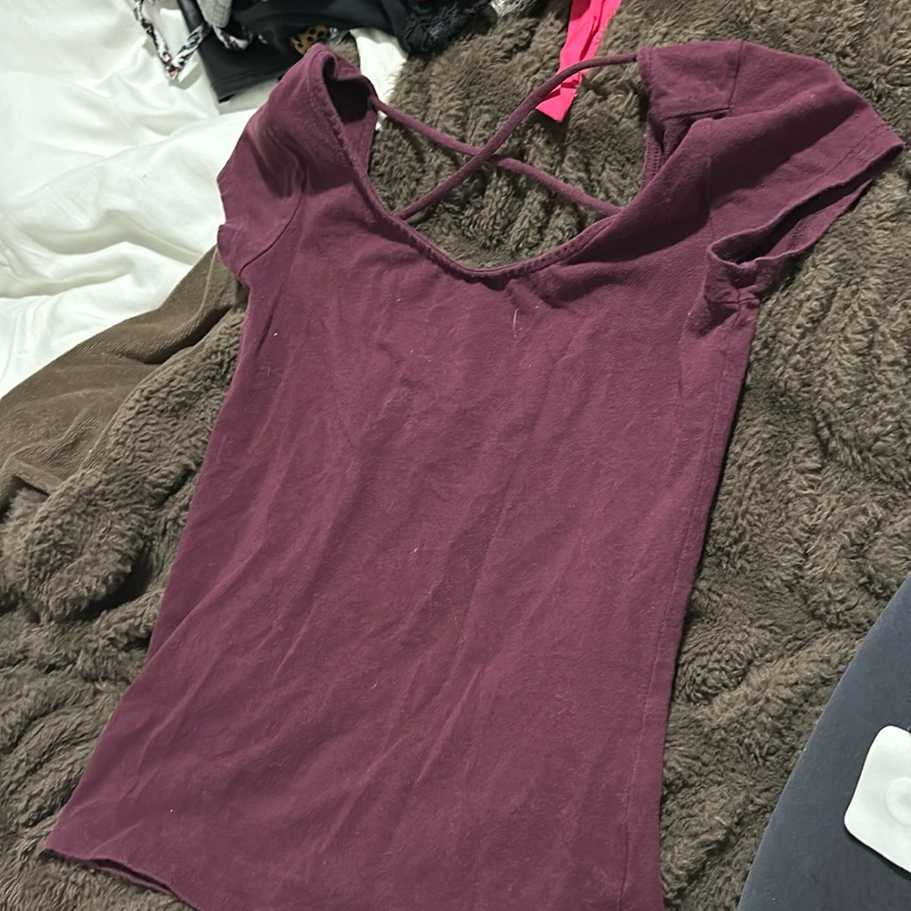 Wine / burgundy tshirt cool back detail